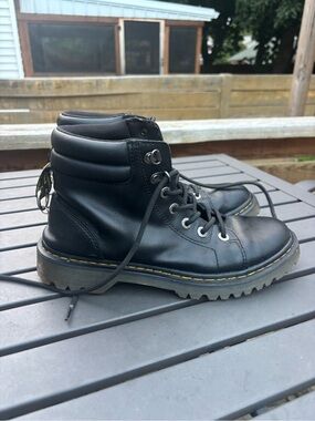 Dr. Martens womens mid too Faora black leather lace up combat boots 9